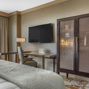 Premier Room 1 King Bed